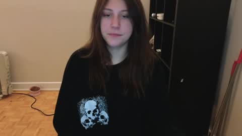 dont be afraid to click social media link its  working  just click on that  online show from December 28, 3:04 am