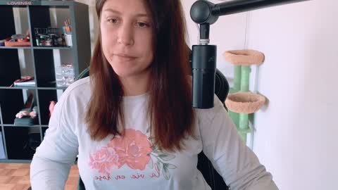 dont be afraid to click social media link its  working  just click on that  online show from September 16, 8:43 pm