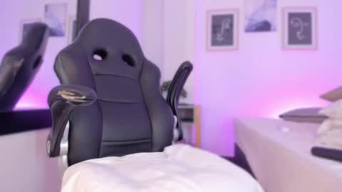 Alexa Millers online show from March 8, 7:27 am