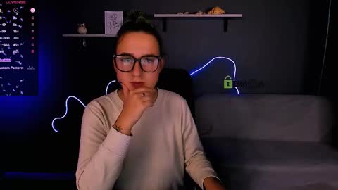 alexa_night_ online show from October 9, 10:13 am