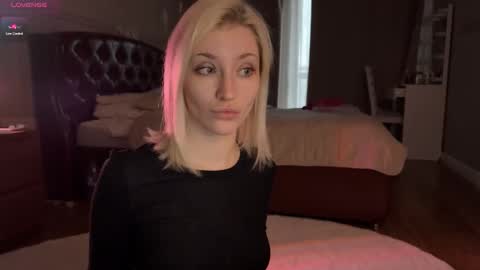 Snapshot of alexa_novak chatting on November 23, 2:55 am Alexa online show from November 23, 2:55 am