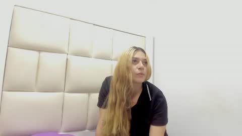 Snapshot of alexa_prada chatting on July 15, 3:17 pm alexa_prada online show from July 15, 3:17 pm