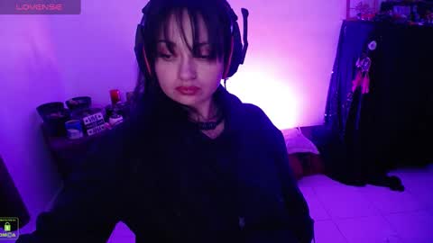 Snapshot of alexa_sweet69x chatting on December 10, 5:17 am Alexa online show from December 10, 5:17 am