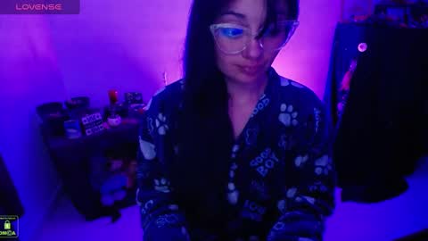 Snapshot of alexa_sweet69x chatting on December 11, 4:18 am Alexa online show from December 11, 4:18 am