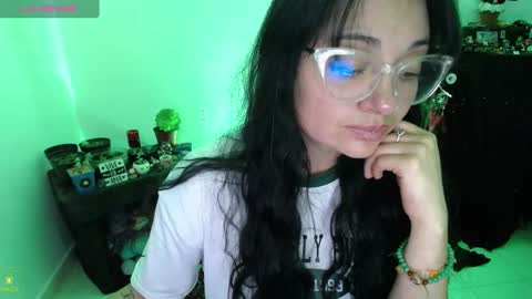 Snapshot of alexa_sweet69x chatting on December 16, 1:21 am Alexa online show from December 16, 1:21 am