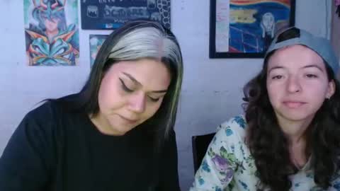 Snapshot of alexablu3 chatting on October 22, 1:28 am Alexa Blu3 online show from October 22, 1:28 am