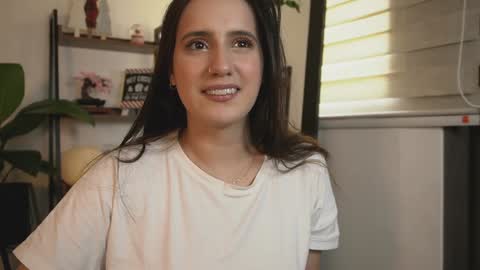 alexajhonsonof online show from December 5, 7:06 pm