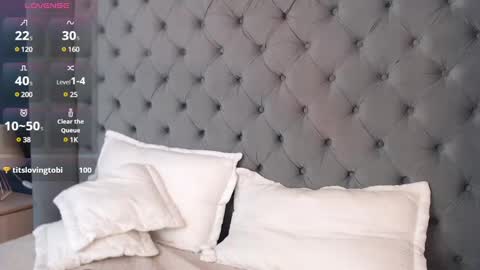 Snapshot of alexamadisson chatting on January 17, 10:56 pm Alexa online show from January 17, 10:56 pm