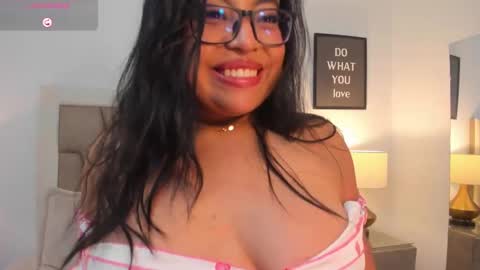 Snapshot of alexamadisson chatting on March 7, 4:44 pm Alexa online show from March 7, 4:44 pm