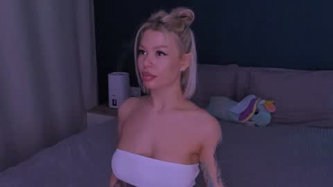 Snapshot of alexamason chatting on January 24, 4:37 am Alexa Mason online show from January 24, 4:37 am