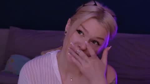 Snapshot of alexamason chatting on March 3, 7:32 am Alexa Mason online show from March 3, 7:32 am