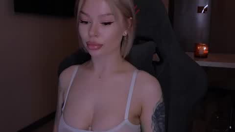 Snapshot of alexamason chatting on November 20, 2:23 am Alexa Mason online show from November 20, 2:23 am