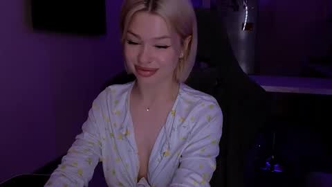 Snapshot of alexamason chatting on December 15, 12:59 am Alexa Mason online show from December 15, 12:59 am