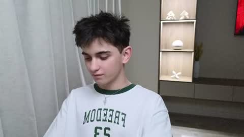 Snapshot of alexander_18_xxl chatting on June 28, 1:06 pm Alexander online show from June 28, 1:06 pm