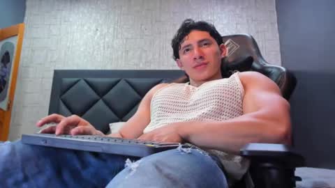 Snapshot of alexander_classy chatting on January 18, 8:41 am Alex online show from January 18, 8:41 am