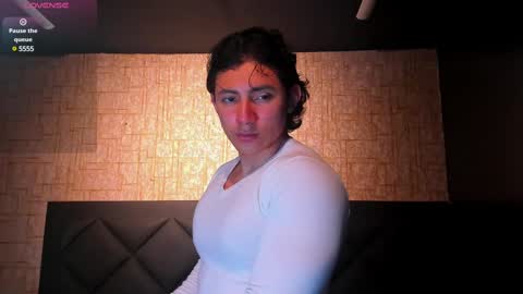 Snapshot of alexander_classy chatting on February 27, 5:13 am Alex online show from February 27, 5:13 am