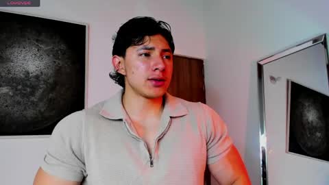 Snapshot of alexander_classy chatting on May 28, 11:57 pm Alex online show from May 28, 11:57 pm