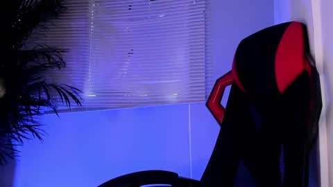 Alexander Diaz online show from October 17, 8:33 pm