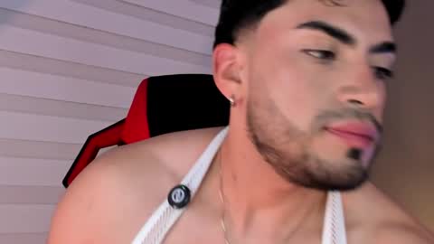 Alexander Diaz online show from April 7, 1:22 pm