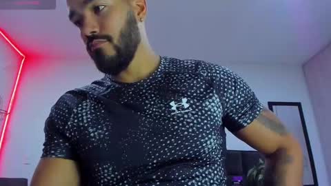 Onlyfansalexmartinezwb  Instagram alexwbmartinez  Twitter martinezcb937 online show from February 28, 11:34 pm