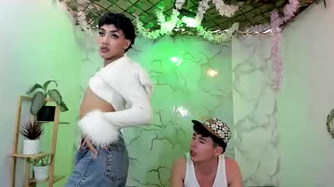 chicos hot online show from April 18, 7:29 pm