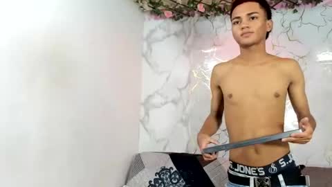 Snapshot of alexandluke1 chatting on July 8, 12:37 am chicos hot online show from July 8, 12:37 am