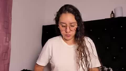 Snapshot of alexandra_clauss chatting on November 5, 1:05 am alexandra clauss online show from November 5, 1:05 am