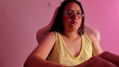 alexandra clauss online show from November 20, 4:40 pm