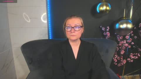 Snapshot of alexandra_kind chatting on January 13, 1:45 am Alexandra online show from January 13, 1:45 am