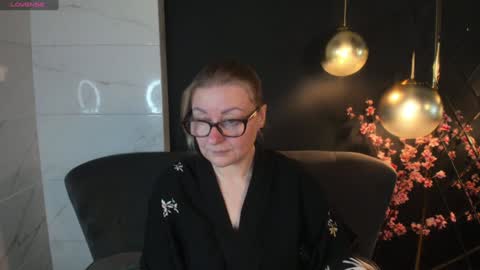 Snapshot of alexandra_kind chatting on January 25, 1:52 pm Alexandra online show from January 25, 1:52 pm