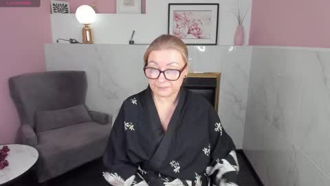 Snapshot of alexandra_kind chatting on February 12, 5:48 pm Alexandra online show from February 12, 5:48 pm