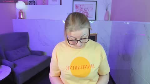 Snapshot of alexandra_kind chatting on February 23, 8:49 am Alexandra online show from February 23, 8:49 am