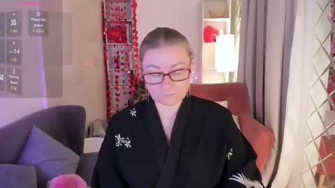 Snapshot of alexandra_kind chatting on February 17, 11:22 pm Alexandra online show from February 17, 11:22 pm