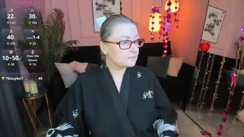 Snapshot of alexandra_kind chatting on February 21, 3:02 pm Alexandra online show from February 21, 3:02 pm