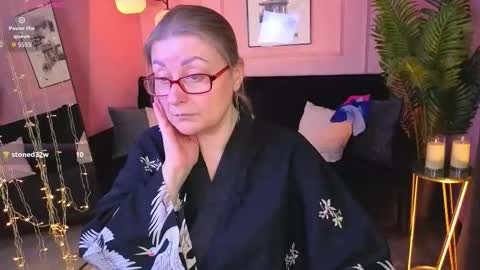 Snapshot of alexandra_kind chatting on February 28, 1:56 pm Alexandra online show from February 28, 1:56 pm