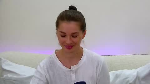 AlexandraBloom online show from October 1, 7:53 pm