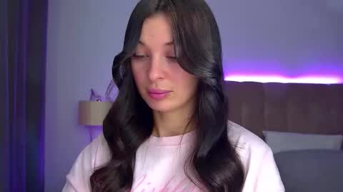 AlexandraBloom online show from November 17, 6:24 pm