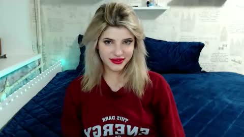 Snapshot of alexandraermes chatting on April 2, 10:29 pm AlexandraErmes online show from April 2, 10:29 pm