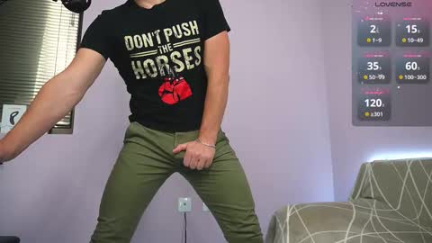 Snapshot of alexandrblatenn chatting on November 15, 4:54 am alexandrblatenn online show from November 15, 4:54 am