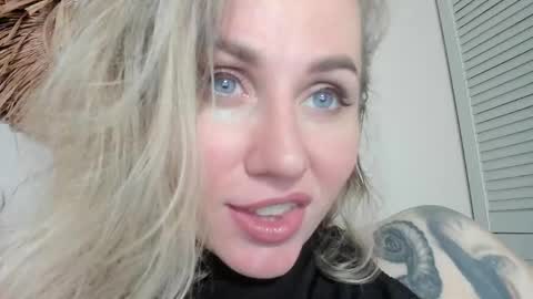 Snapshot of alexarush chatting on May 30, 6:27 pm alexarush online show from May 30, 6:27 pm