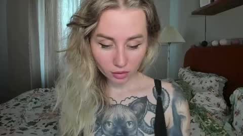 Snapshot of alexarush chatting on June 5, 5:40 pm alexarush online show from June 5, 5:40 pm