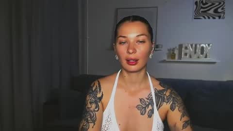 Snapshot of alexasven chatting on July 10, 10:01 pm Alex DONT FORGET GIVE ME THUMBS UP online show from July 10, 10:01 pm