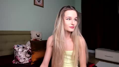 Snapshot of alexasweetblonde chatting on March 9, 12:00 am Alexa online show from March 9, 12:00 am