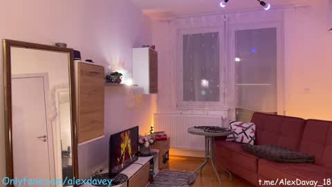 Snapshot of alexdavey chatting on January 7, 9:35 pm online show from January 7, 9:35 pm