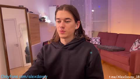 Snapshot of alexdavey chatting on January 8, 7:13 pm online show from January 8, 7:13 pm