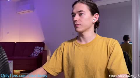 Snapshot of alexdavey chatting on January 25, 8:53 pm online show from January 25, 8:53 pm