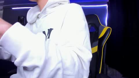 alexgiraldo__ online show from November 4, 12:37 pm