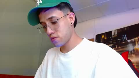 alexgiraldo__ online show from June 20, 1:09 am