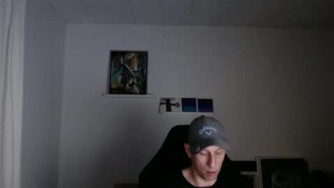 Snapshot of alexhunter4u chatting on January 26, 10:13 pm alexhunter4u online show from January 26, 10:13 pm