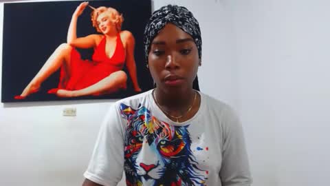 Snapshot of alexia_sinclaire24 chatting on March 26, 1:33 am alexia_sinclaire24 online show from March 26, 1:33 am